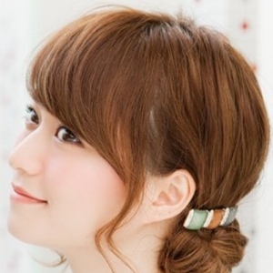 バレッタを使った大人のヘアアレンジその0